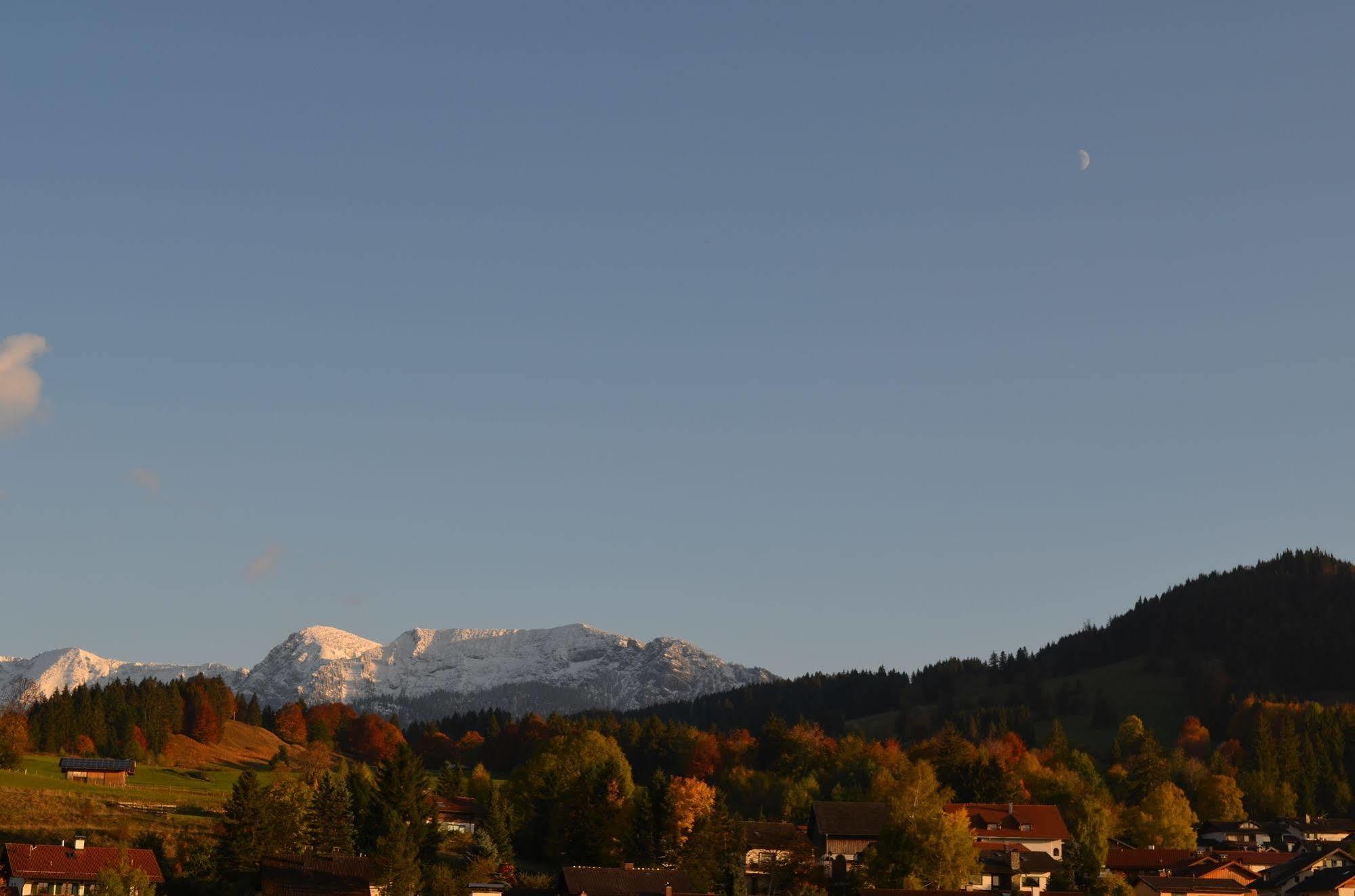 Отель Alpchalet Schwanstein 3*